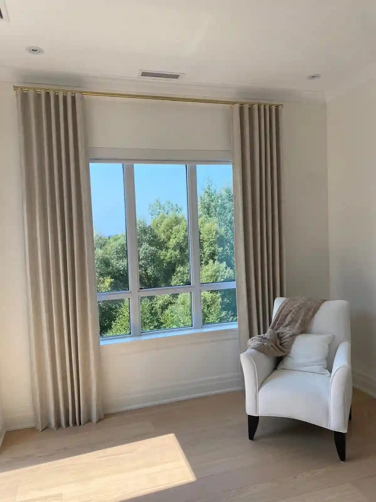 Motorized vs. Traditional Blinds